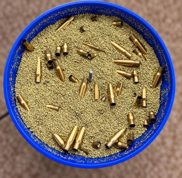 Pračka nábojnic Frankford Arsenal tumbler Quick-N-EZ zhora.jpg