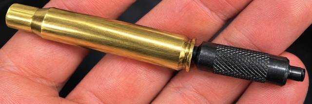 Vyčištění zápalkového lůžka LEE Primer pocket cleaner.jpg
